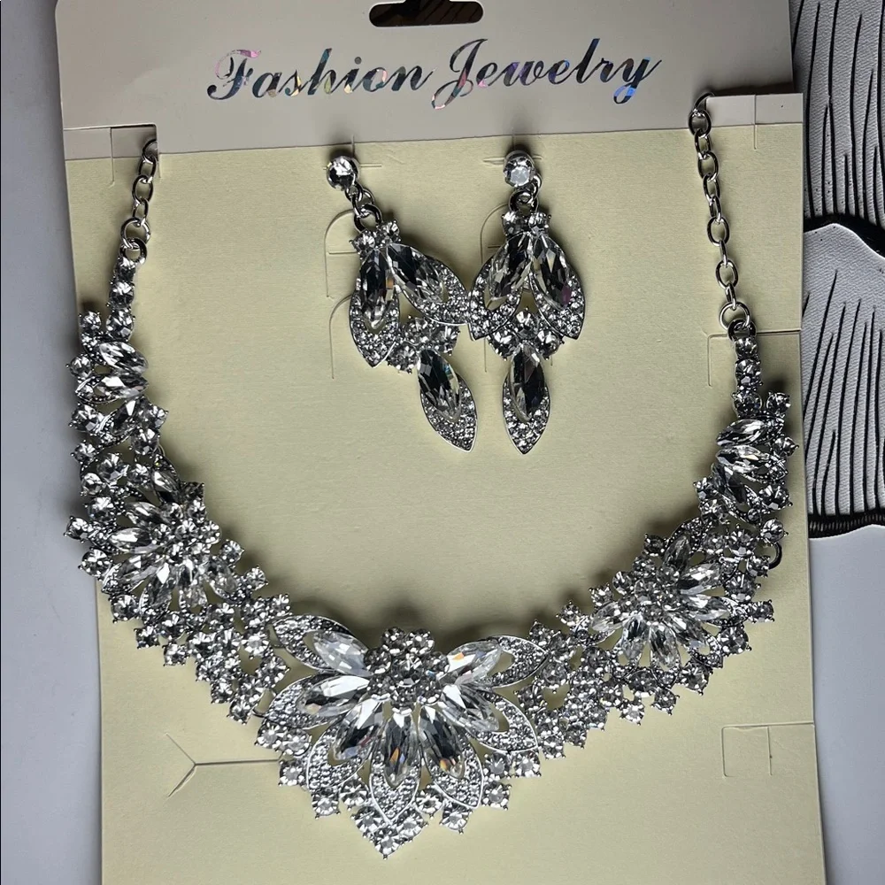 Elegant Silver Necklace and Earring Set